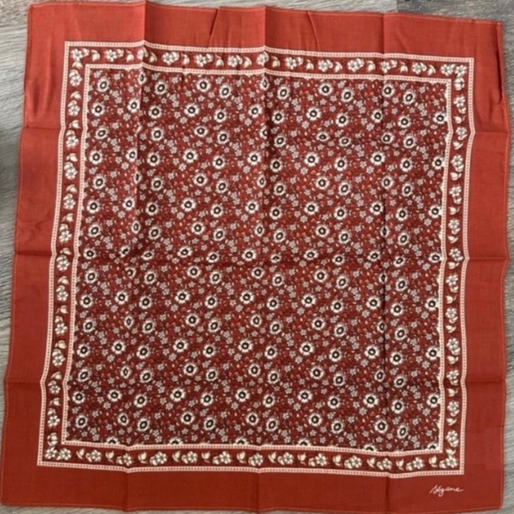 Sézane Gaston Scarf in Vintage Rosewood Flowers - Picture 3 of 7